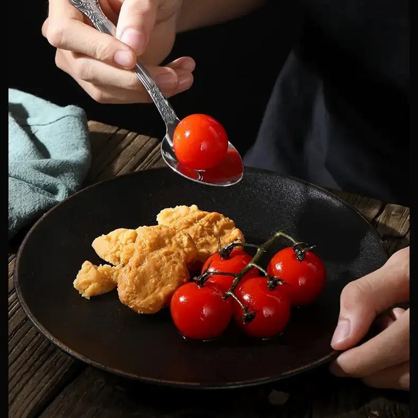 Deluxe Premium Cutlery Flatware Set For The Home - Stainless Steel Cutlery Service With 1 Dinner Fork, 1 Dinner Knife, 1 Dinner Spoon And 1 Tea Spoon - Durable, Elegant And Rust-resista