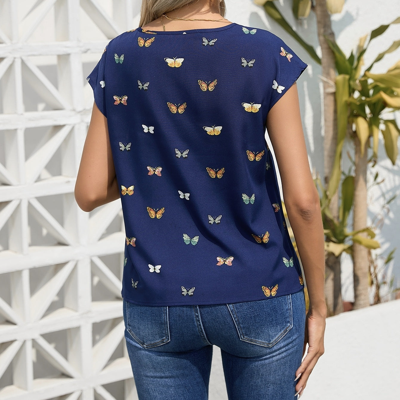 Ladies' Fashionable Butterfly Print Top With Round Neck Pullover And Short Sleeved T-shirt