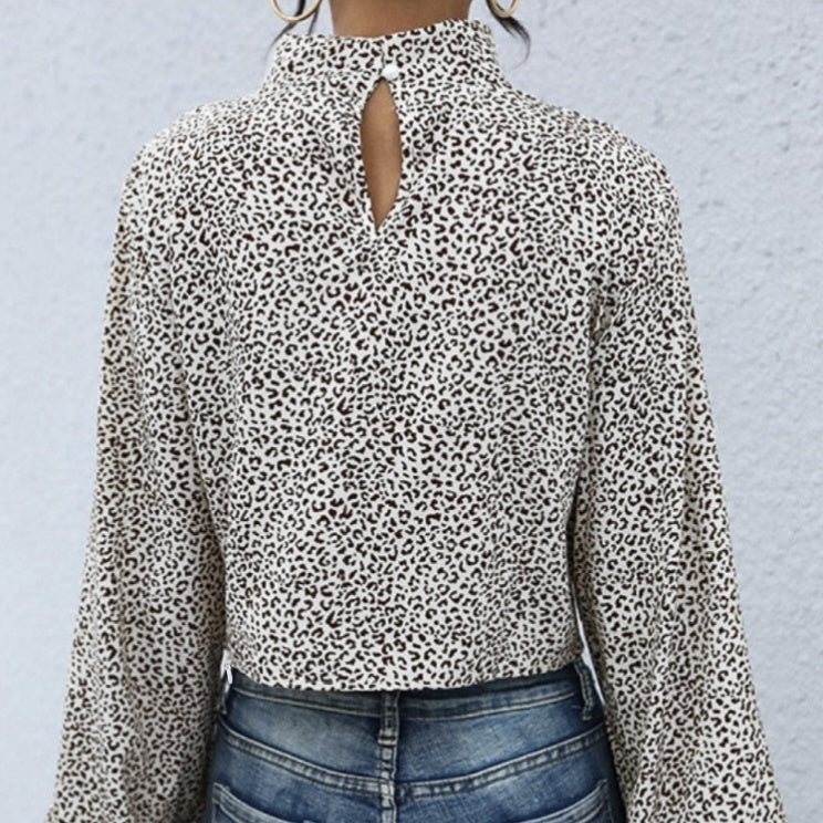 Women's Round Neck Twisted Loose Short Printed Long Sleeved Shirt