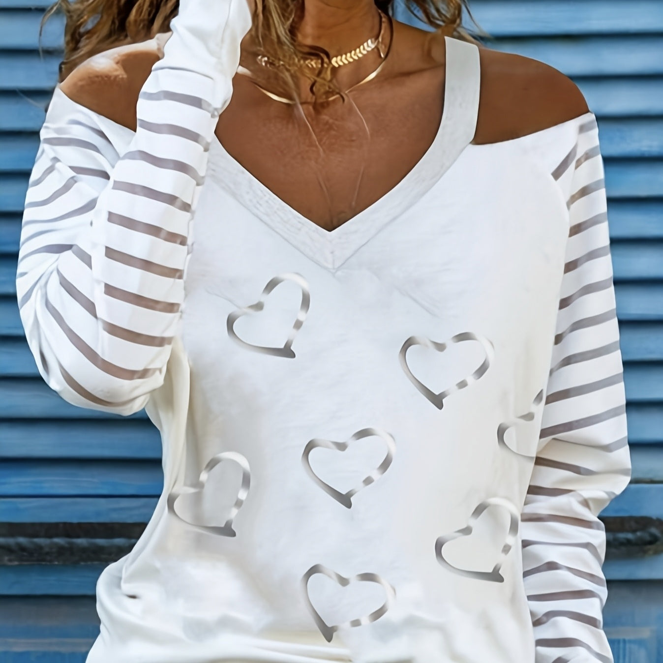 Women's V-neck Long Sleeved Off Shoulder Shirt With Heart Print T-shirt