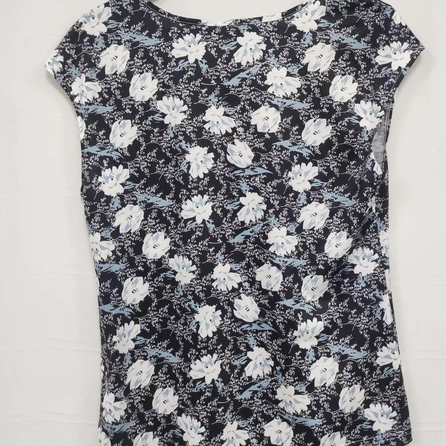 Ladies' Fashion Tribe Flower Printed Hat Sleeve V-neck T-shirt