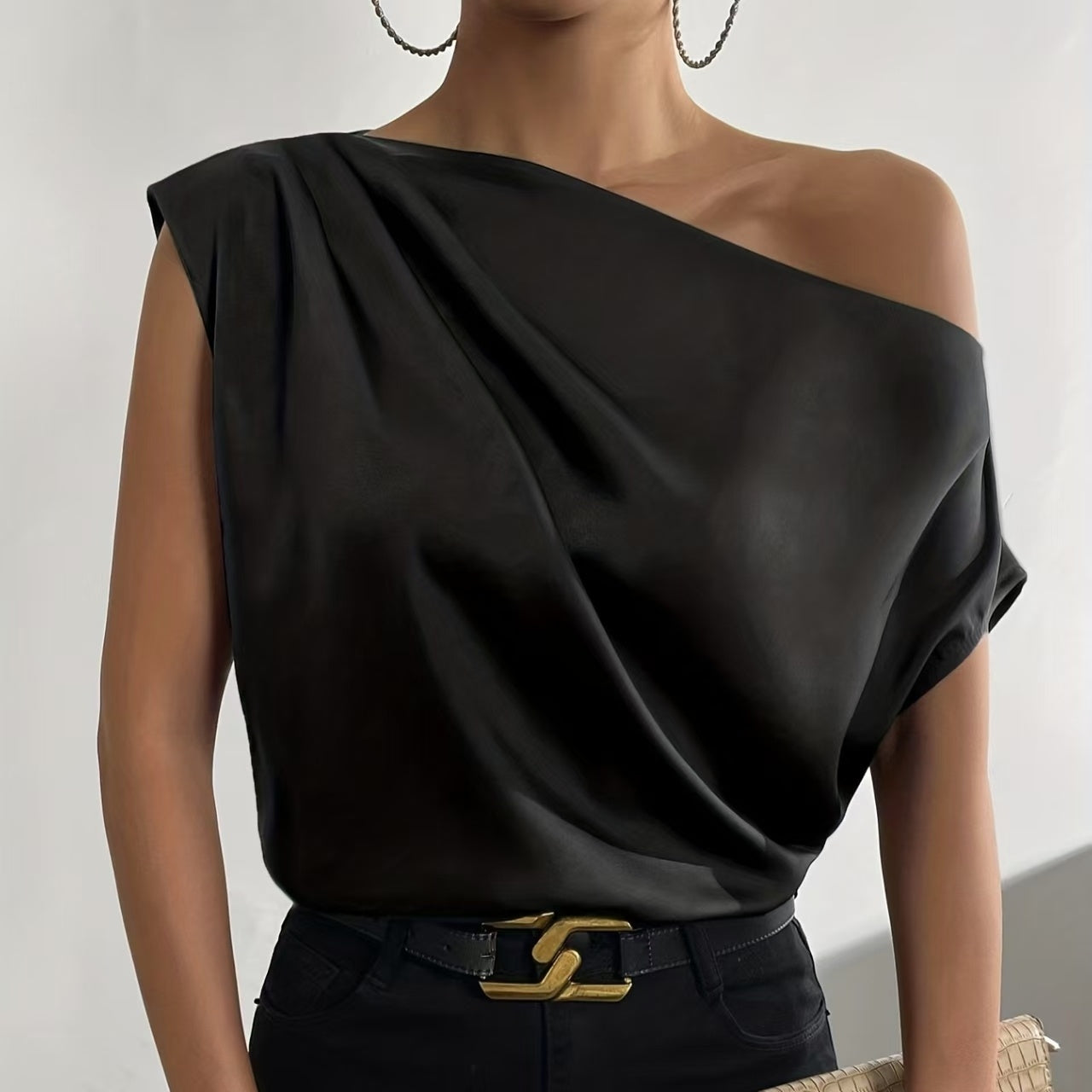 Ladies' Solid Color Asymmetrical Collar Pleated Elegant Casual Sloping Shoulder Collar Off Shoulder Top