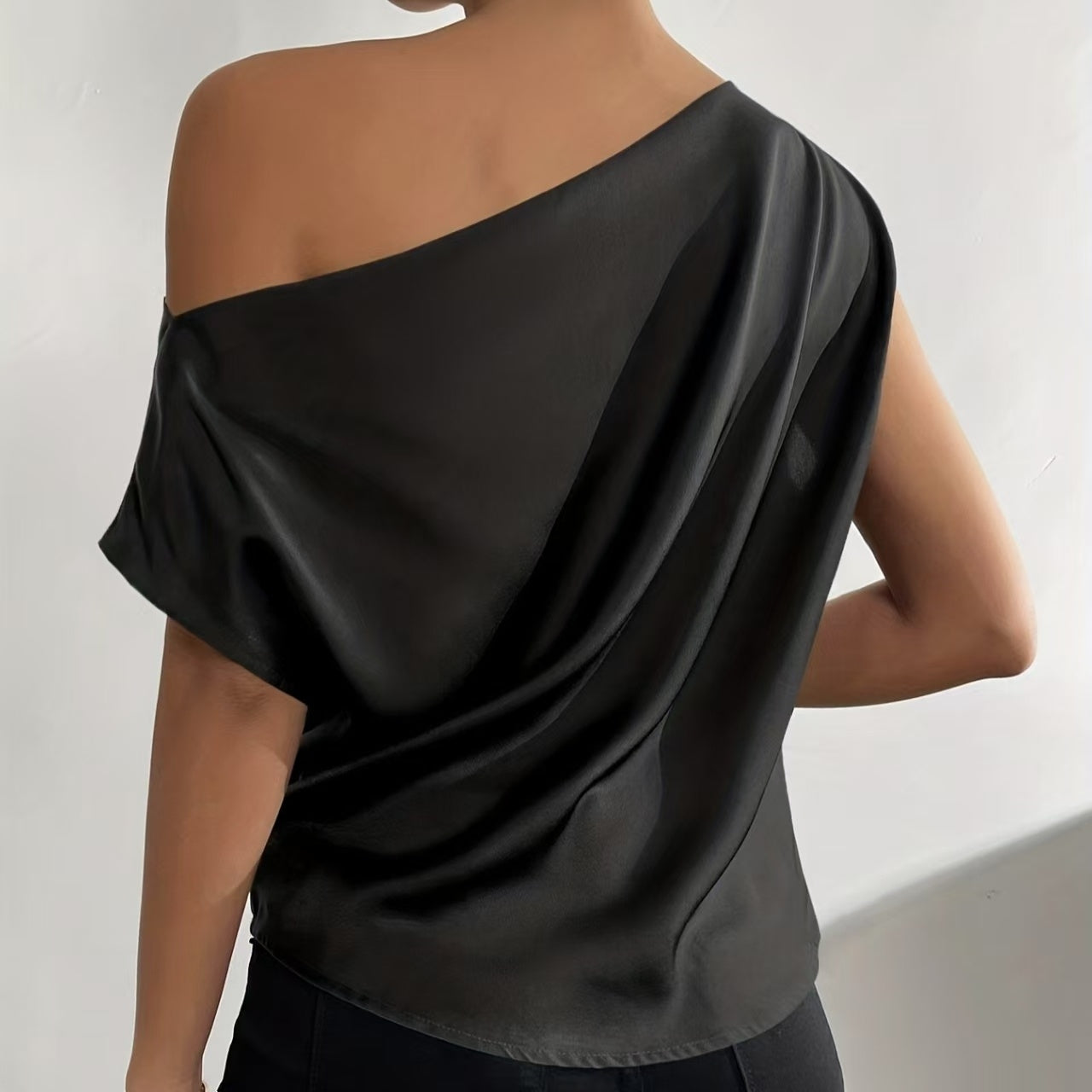 Ladies' Solid Color Asymmetrical Collar Pleated Elegant Casual Sloping Shoulder Collar Off Shoulder Top