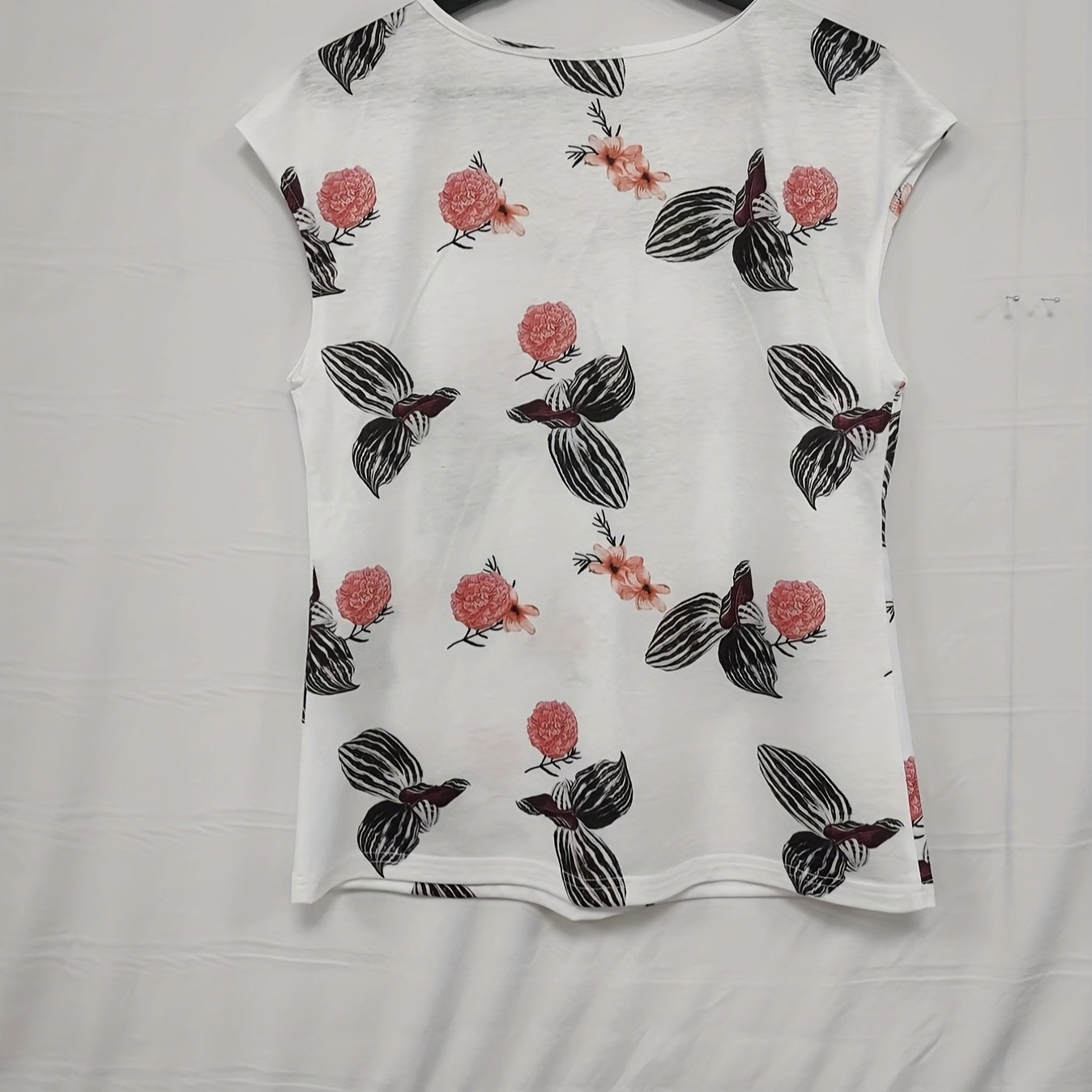 Women's V-neck Printed Loose Fit Comfortable T-shirt Top