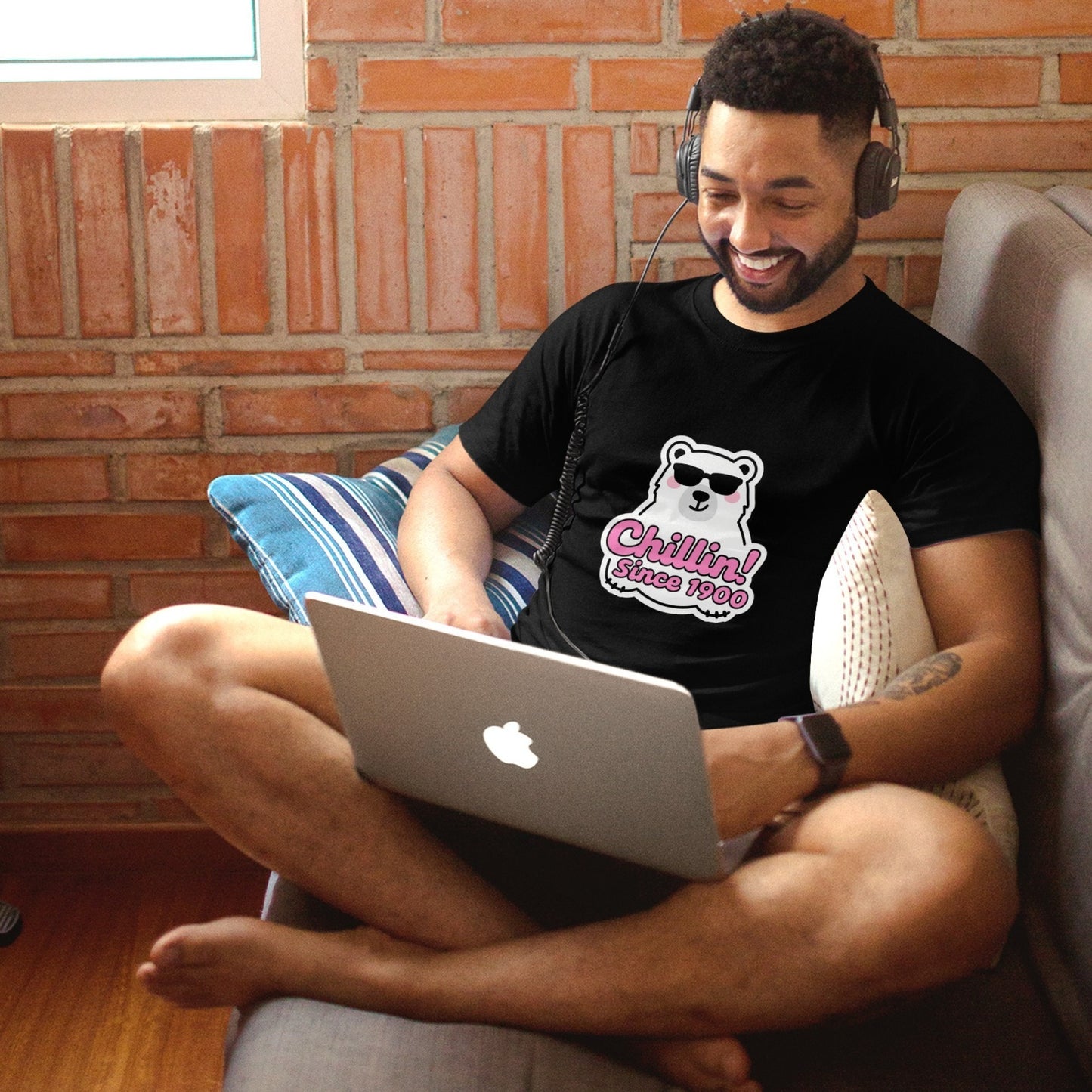 Cartoon Polar Bear Men's Pure Cotton T-shirt - Casual Round Neck, Slightly Elastic, Suitable For Four Seasons Knitted Fabric, Classic Fit Adult Shirt, Couple's Shirt